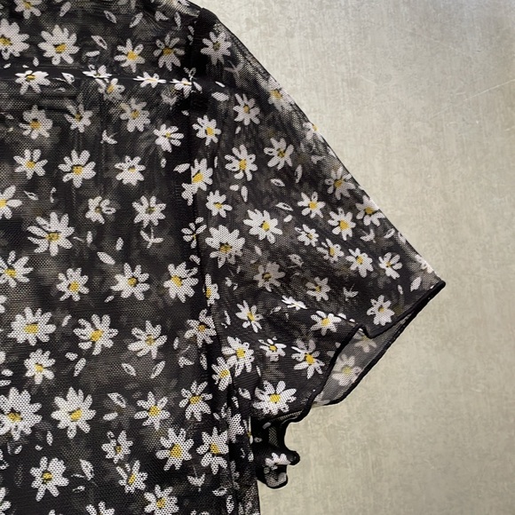 H&M Daisy Print Crop Top - Picture 9 of 13